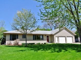 237 Elm Dr, Apple Valley, MN 55124