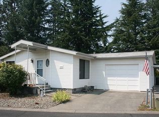 1046 Hemlock Ln, Grants Pass, OR 97527