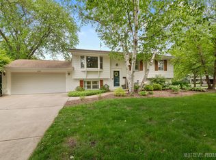1232 S 12th St, St Charles, IL 60174