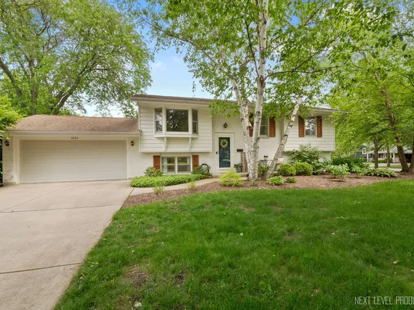 1232 S 12th St, St Charles, IL 60174