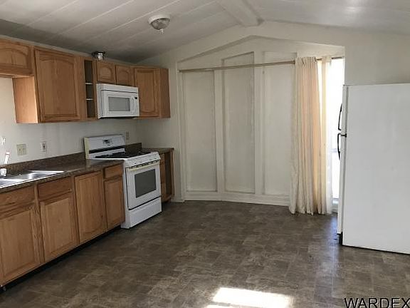 2nd image of 1858 Artesia Dr