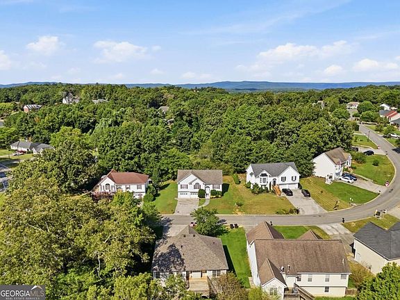 4th image of 104 Twin Oaks Dr