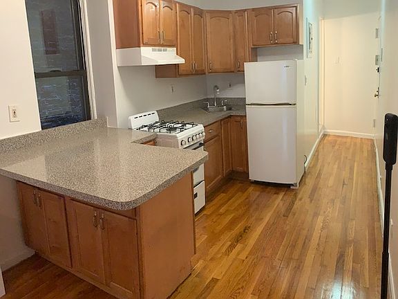 4th image of 341 E 65th St #3WF