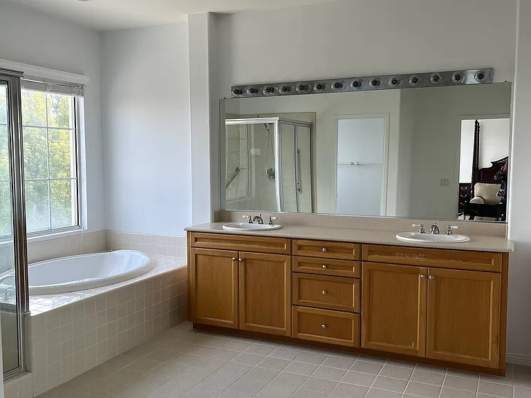 2558 Carlton Pl — Photo 13