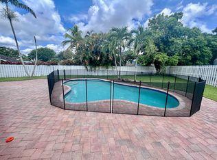 7851 NW 5th Pl, Plantation, FL 33324