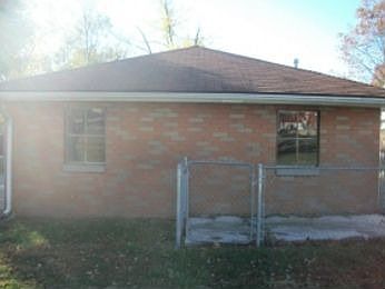 5th image of 594 Pine St