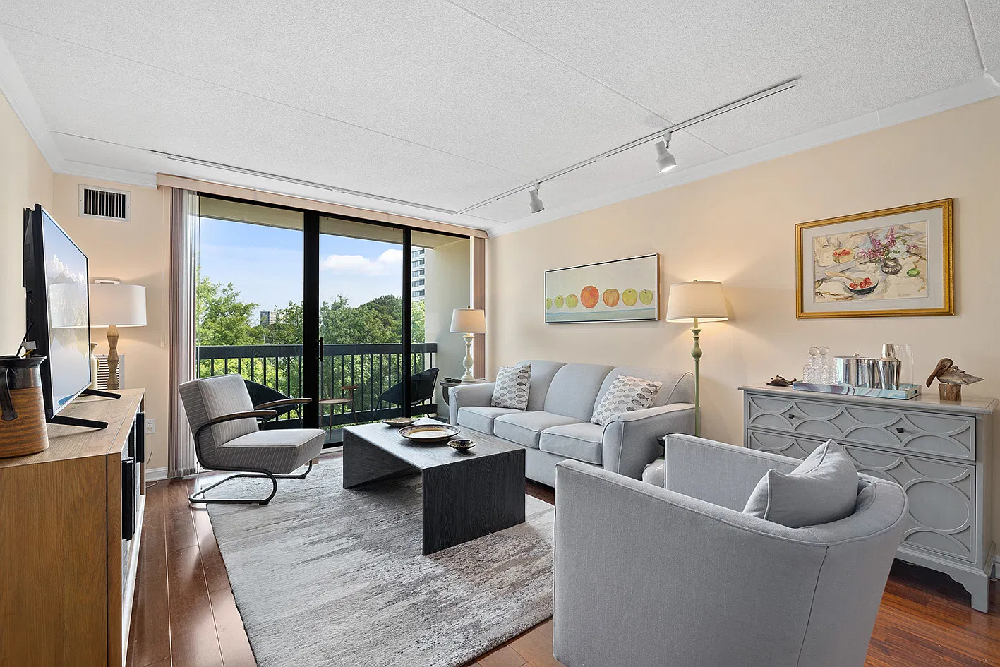 2 bed, 1066 sqft, $2,500 — Photo 2