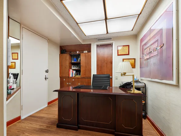 785 Park Avenue 1D image 3 of 9