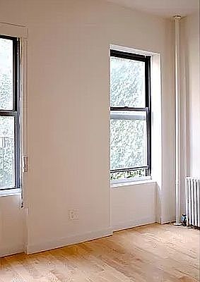 4th image of 409 W 48th St #4SE
