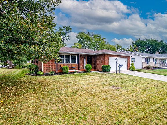 3rd image of 3084 Sawyer Dr