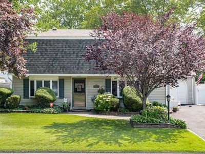 685 Gardiners Avenue, Levittown, NY, 11756