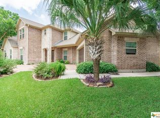 5101 Country Club Dr, Victoria, TX 77904