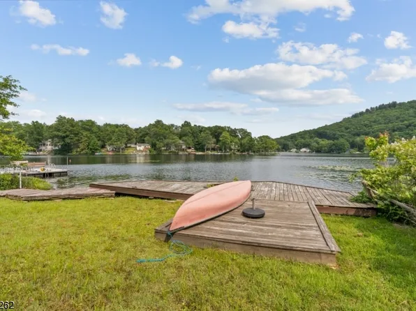 39 W Shore Trl, Sandyston Twp., NJ 07826