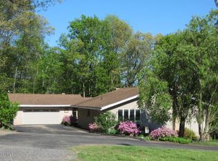 1954 County Line Rd, Selinsgrove, PA 17870