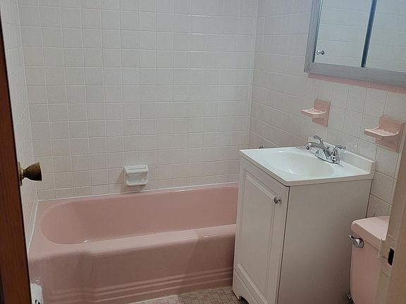4th image of 14 Grant St APT A