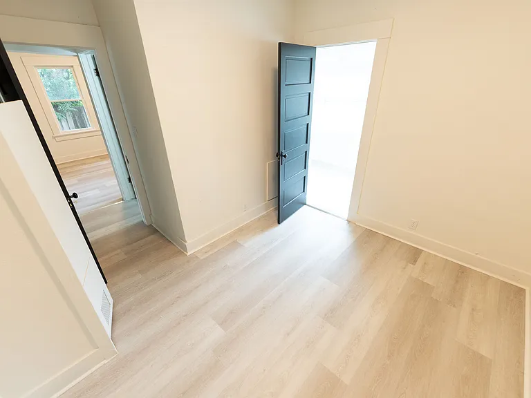 418 N Houser Dr — Photo 11