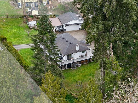 2nd image of 1694 Gerrand Rd