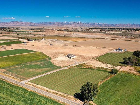 5th image of 1660 8th Rd