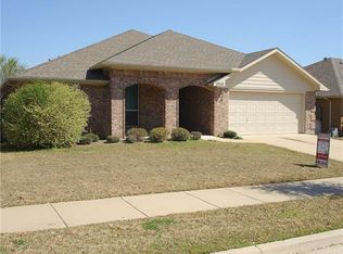 3910 Diamond Dr, Denton, TX 76208