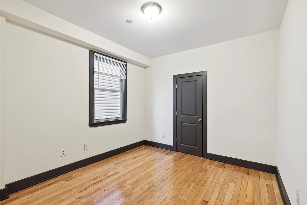 Building Photo - 1947 N Gratz St #1