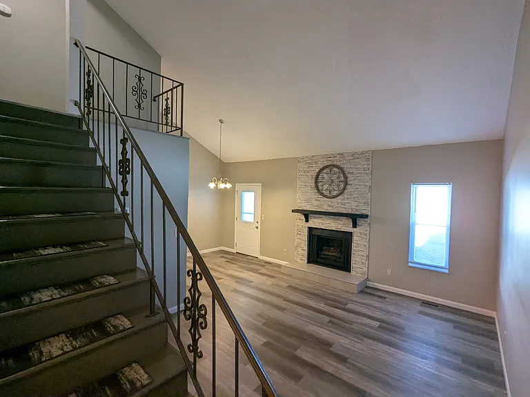 110 Weber Rd — Photo 3