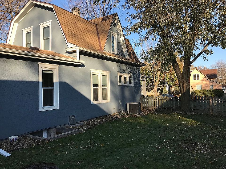 2nd image of 322 11th Ave N