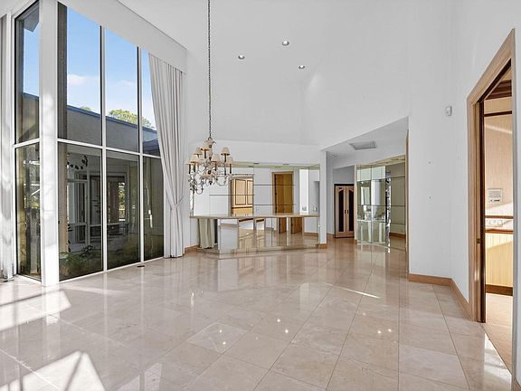 5th image of 1711 Breakers West Boulevard