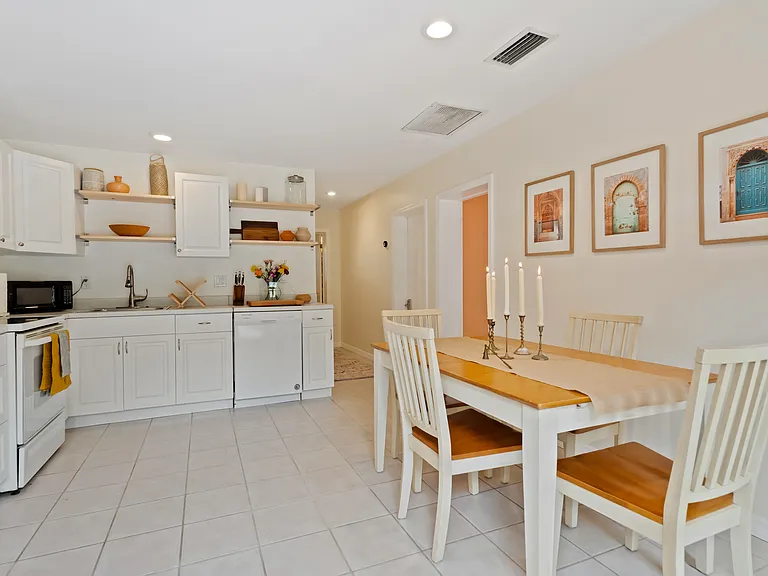 425 Edwards Dr #A — Photo 5