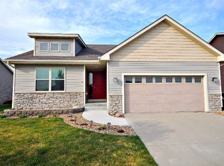 175 SE Stone Prairie Dr, Waukee, IA 50263