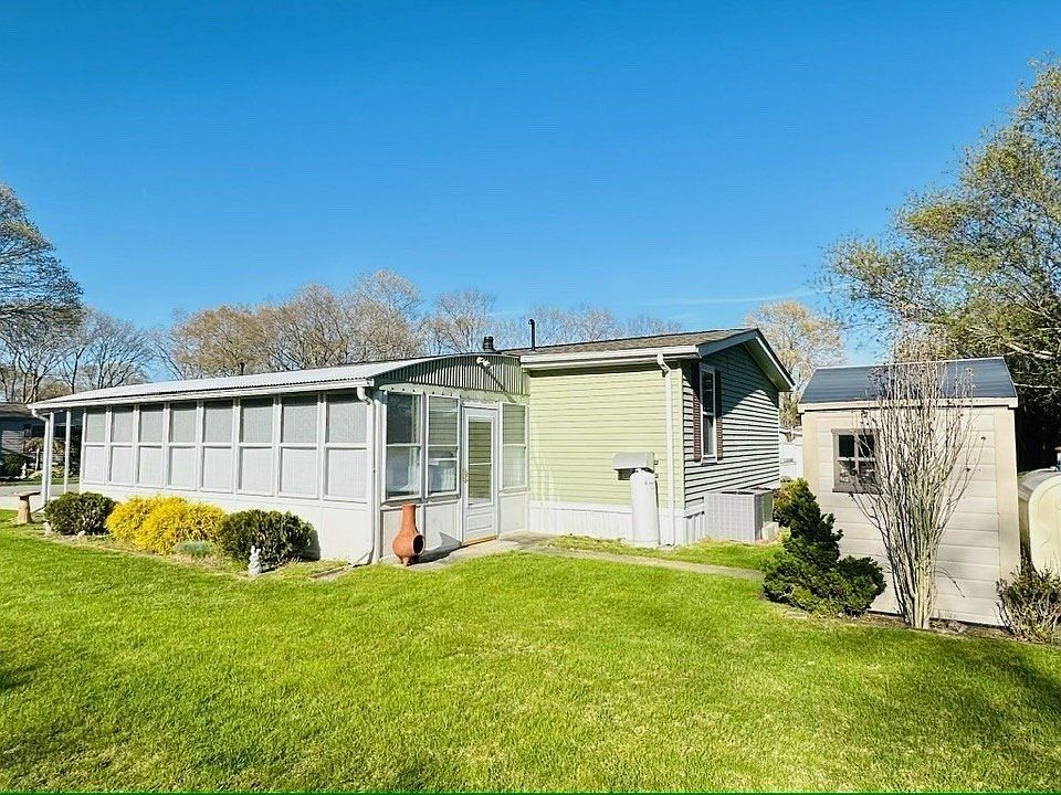 Glenwood Village - 1661-81-81 Old Country Rd Riverhead NY | Zillow