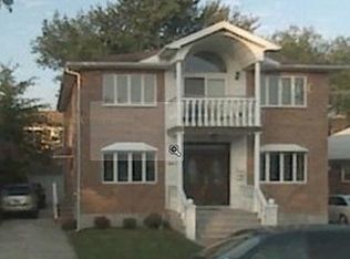 6456 Cloverdale Blvd, Oakland Gardens, NY 11364