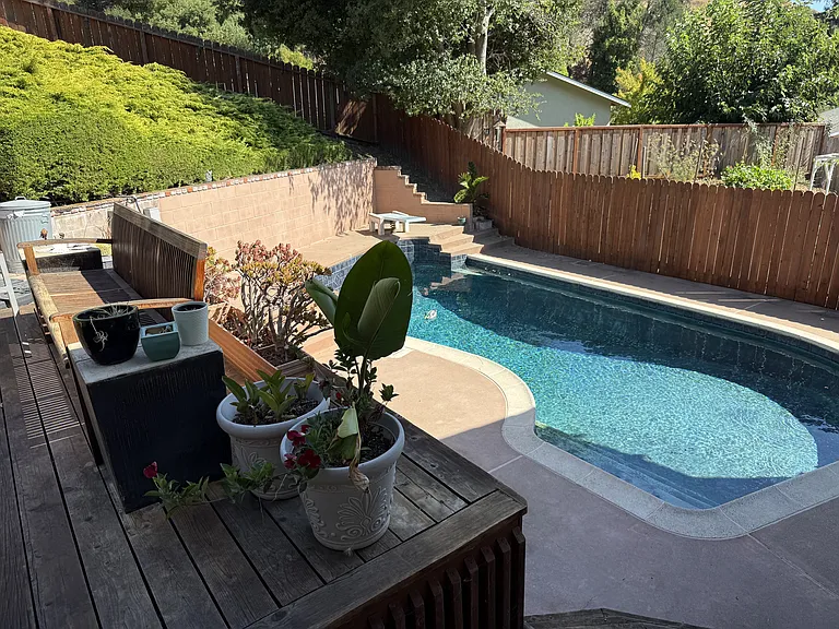 2922 Doidge Ave — Photo 2
