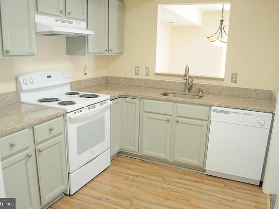4th image of 4815 King John Way #222
