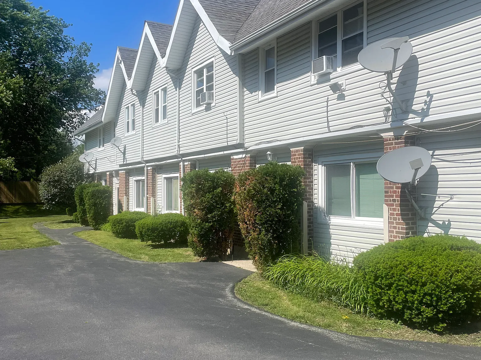 2 bed, 850 sqft, $1,500 — Photo 2