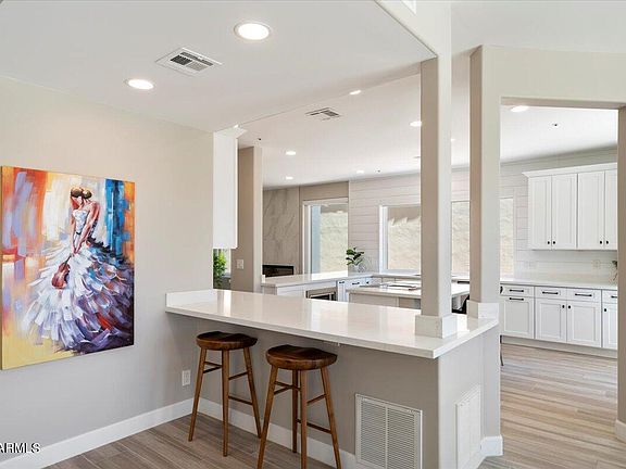 5th image of 10105 E BAYVIEW Drive
