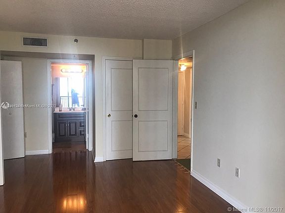 2nd image of 540 Brickell Key Dr APT 1122