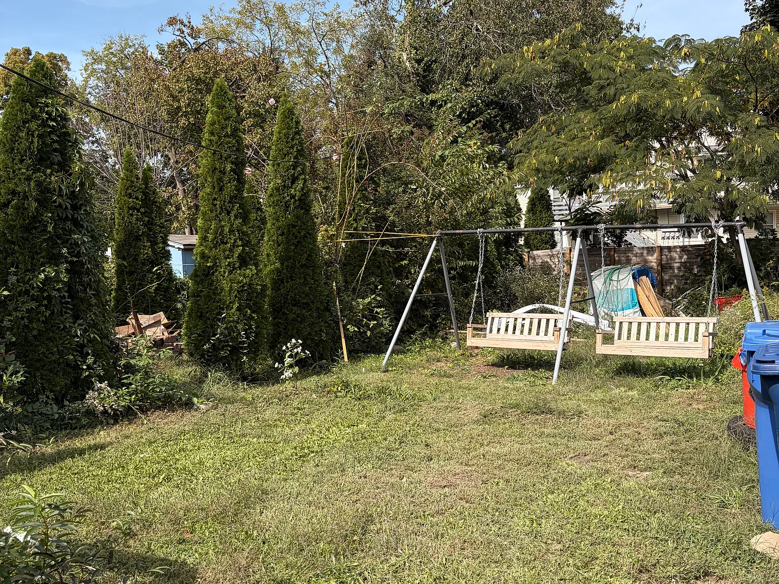 3 bed, 2512 sqft, $2,500 — Photo 2