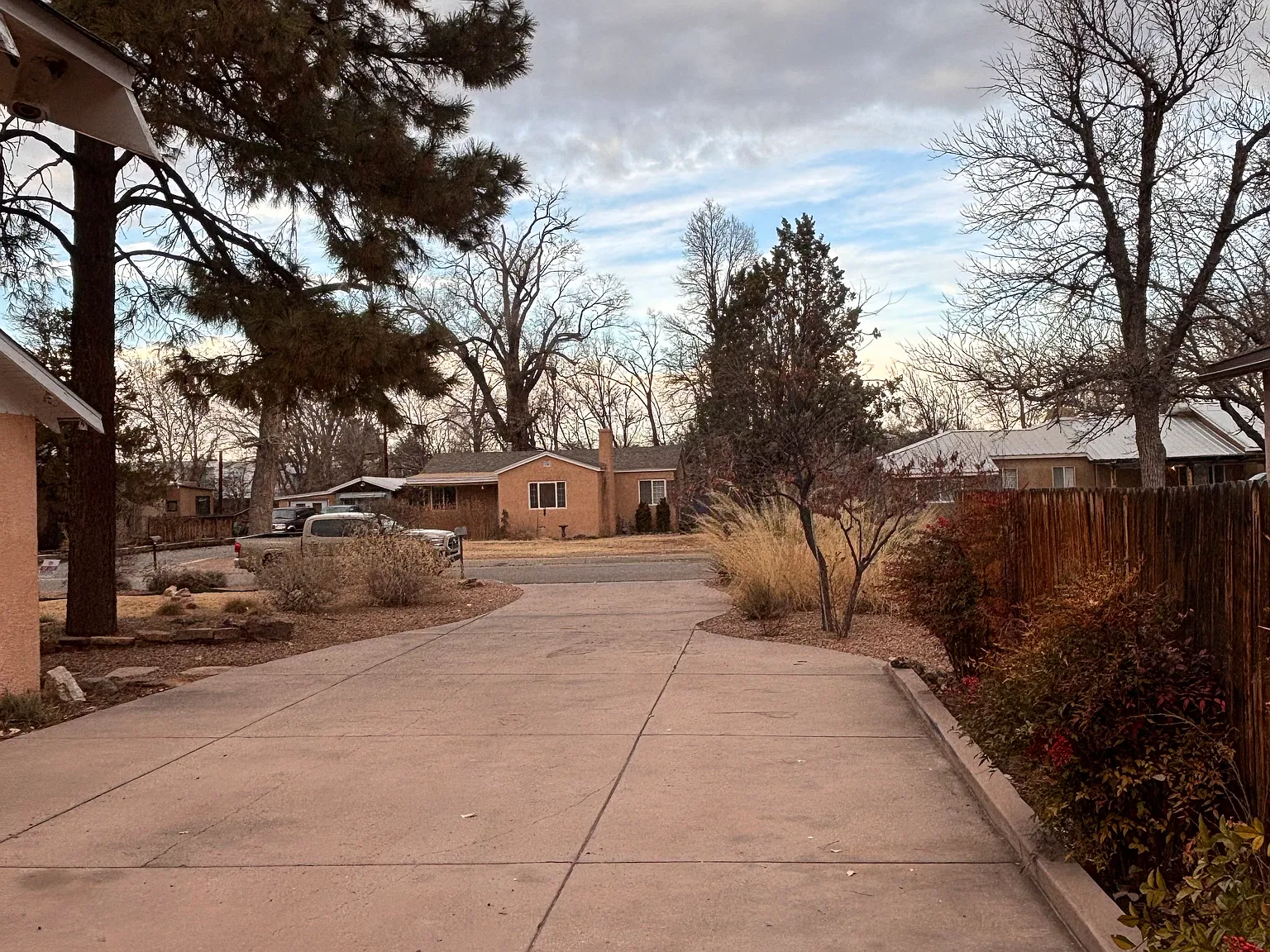 4 bed, 2748 sqft, $2,400 — Photo 3