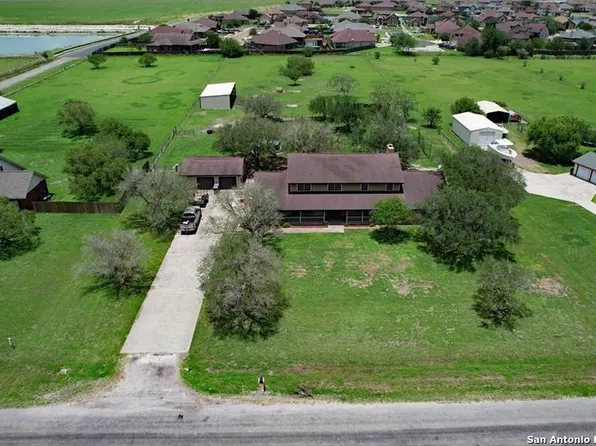 3742 W Barber, Robstown, TX 78380