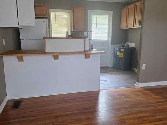 2nd image of 1404 Stevens Ave NE #B