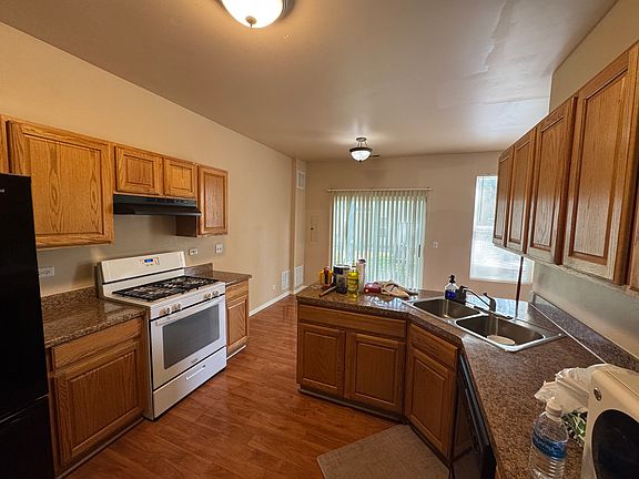 4th image of 704 Meadowridge Dr