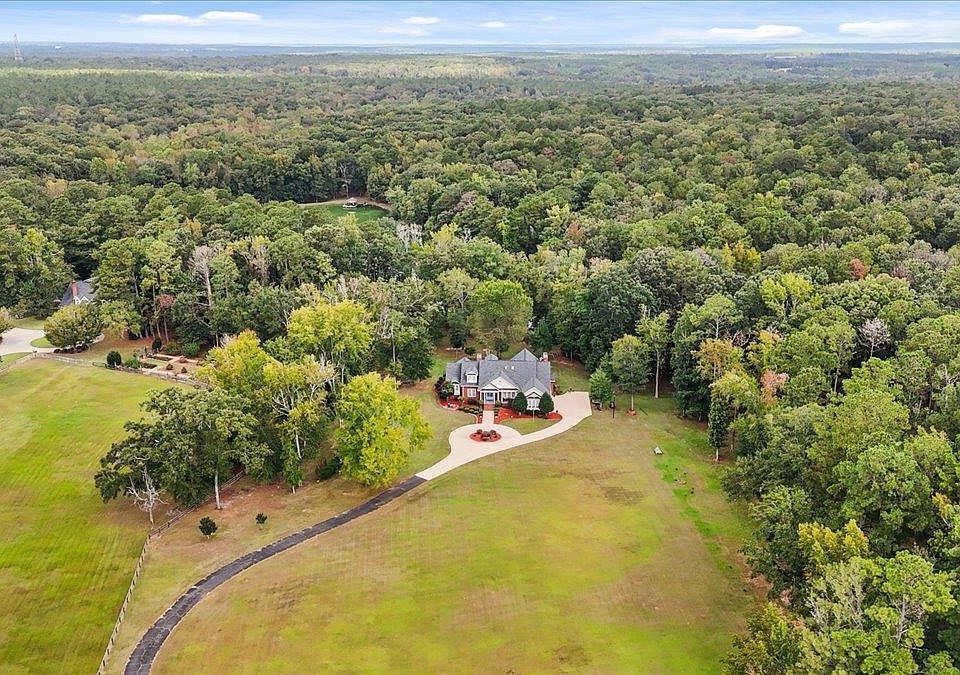 1st image of 383 Evergreen Rd