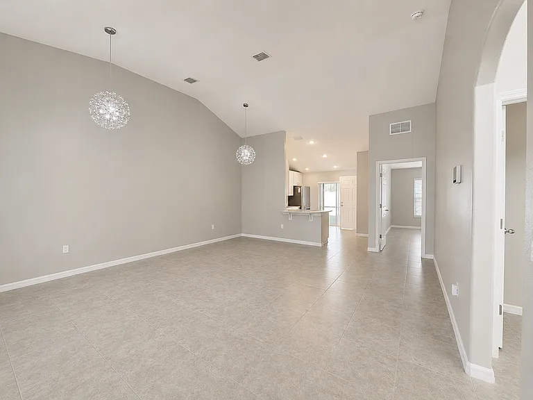 8 Linda Pl #B — Photo 25