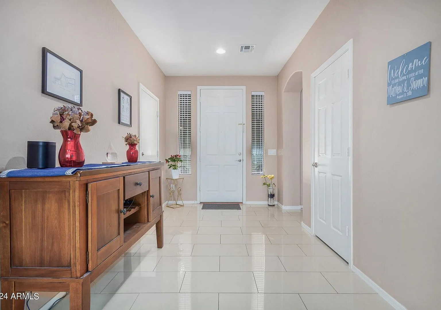 Gorgeous 4 Bedroom 3 Bathroom plus Den with new AC and large backyard. — Photo 4