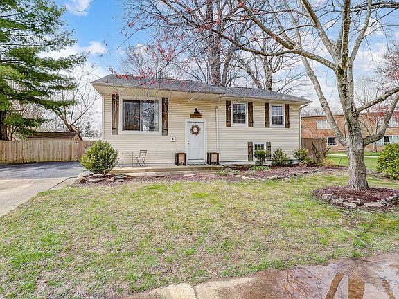 3rd image of 283 Empire Dr