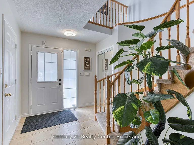 45 Hatch St E — Photo 5