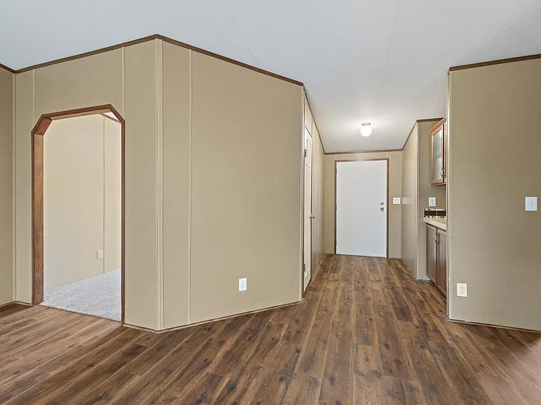105 Jordan Dr — Photo 13
