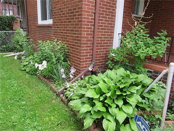 3rd image of 5023 Carpenter Ave