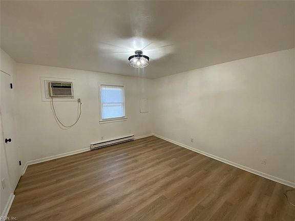 2nd image of 1361 E Ocean View Ave #11