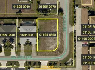 821/823 SW 48th Ter, Cape Coral, FL 33914